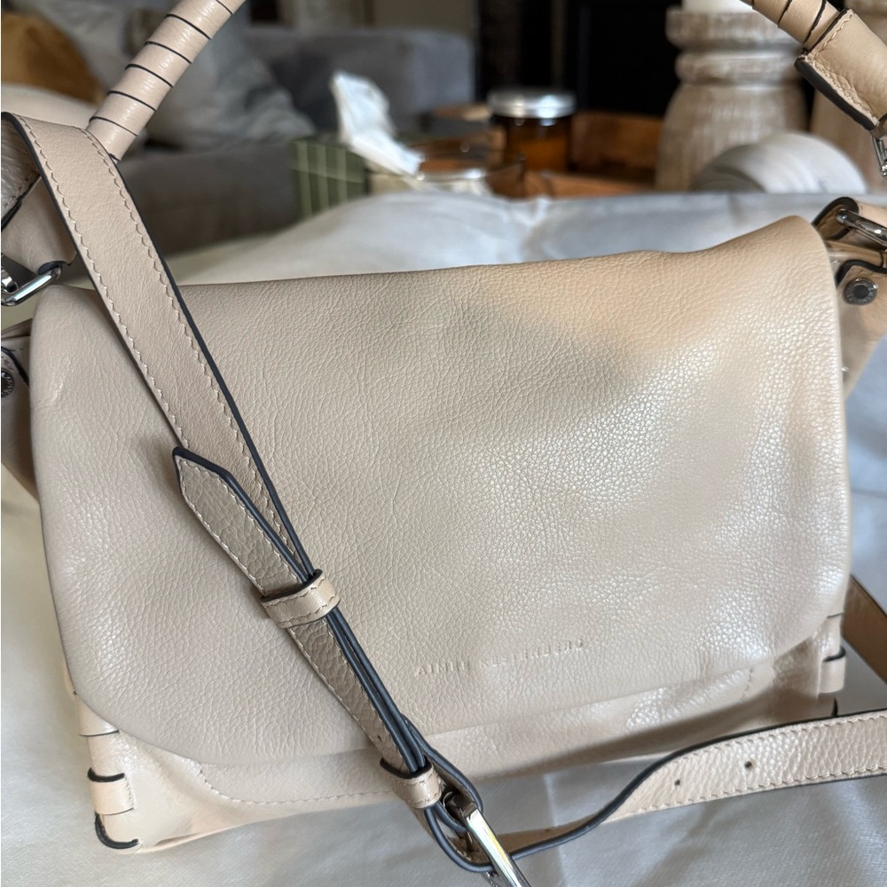 Elegant Tan Leather Shoulder Bag - Picture 7 of 17